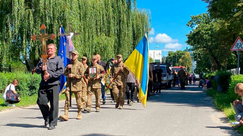 Попрощалися з загиблими захисниками на Чернігівщині – Романом Стецюком та В'ячеславом Лободою
