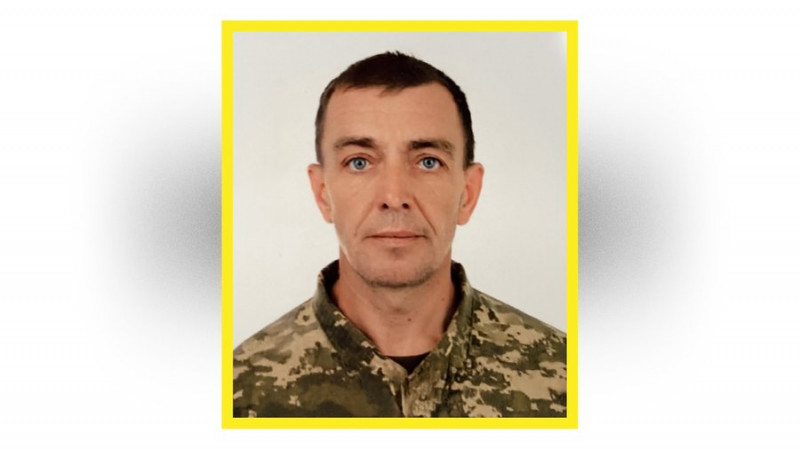 На Чернігівщині попрощалися з трьома захисниками: Олексієм Овдієнком, Михайлом Хрипком та Олександром Гомоляком
