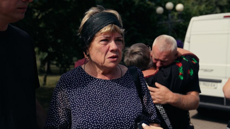 "Пішов добровольцем, хоча мав бронювання": у Чернігові попрощалися із загиблим на фронті військовим Романом Панкратовим