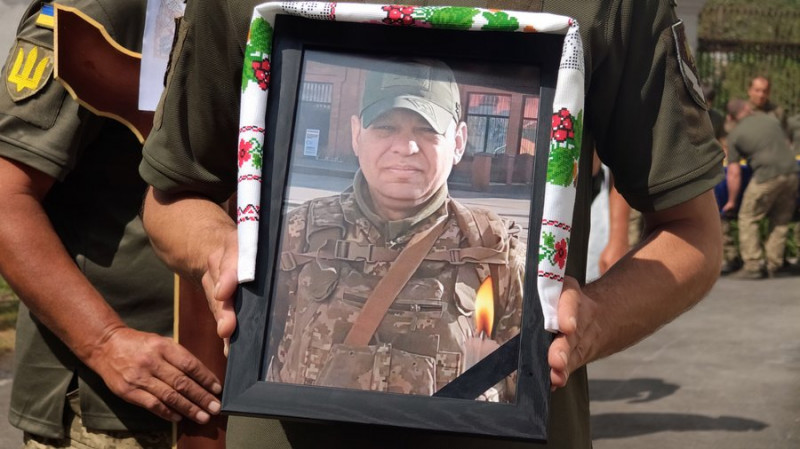 На Чернігівщині попрощалися з захисниками Олегом Гомоном, Станіславом Голубом, Ігорем Синицьким та Максимом Литвином
