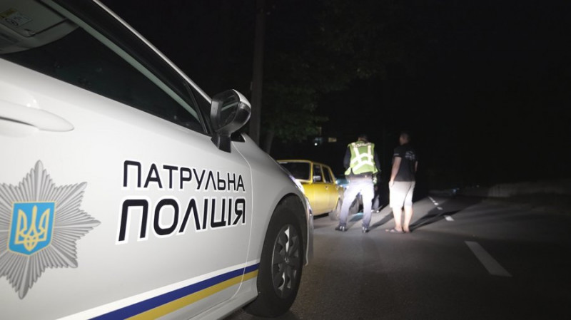 Спроба самогубства, алкоголь, лайка, порушення громадського спокою: як проходить нічне патрулювання у Чернігові