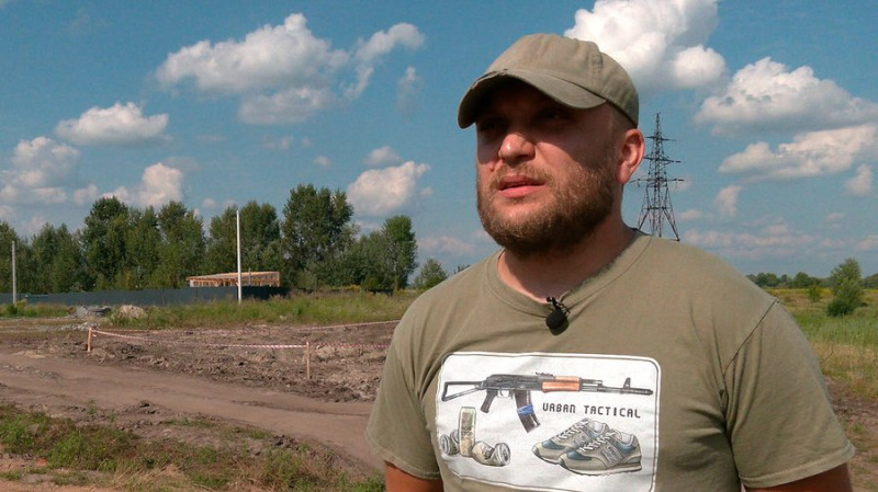 Біля водойми у Чернігові прибрали залишки фортифікацій та продовжують будівництво