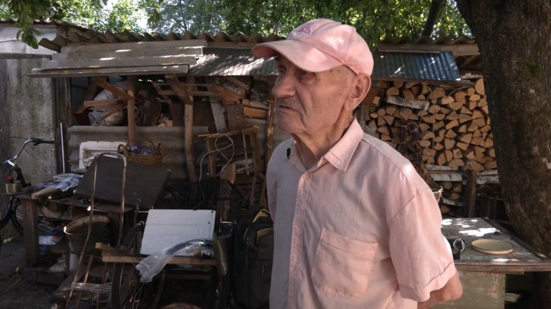 Палив з п'ятого класу, а після 60 років відновився зір: історія життя 91-річного Валентина Латакова з Чернігівщини