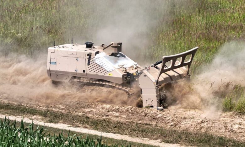 Б’ються з мінами замість людей: як на Чернігівщині GCS-200 виривають землю з пасток смерті