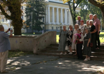 "50 років пролетіло дуже швидко": у Чернігові пройшла зустріч випускників школи №2 «50 років пролетіло дуже швидко»: у Чернігові пройшла зустріч випускників школи №2