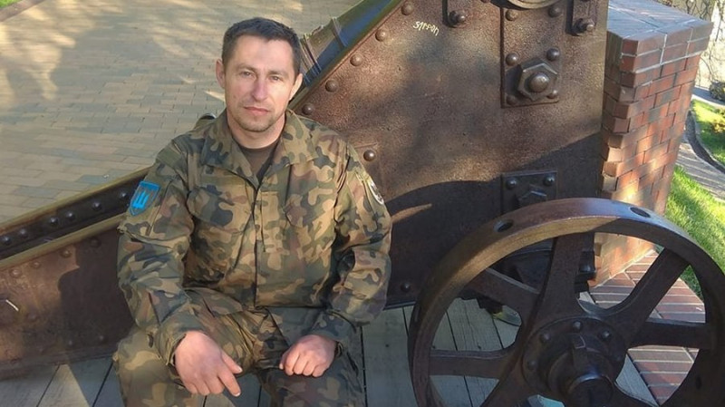 "Дізнавшись про наступ, він повернувся в Україну": на Чернігівщині попрощалися з Олегом Мишком, який загинув на фронті