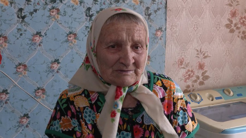 Жодної звістки про село й будинок, у якому жила: що каже колишня жителька Мурав'їв на Чернігівщині, що за 2 км від РФ