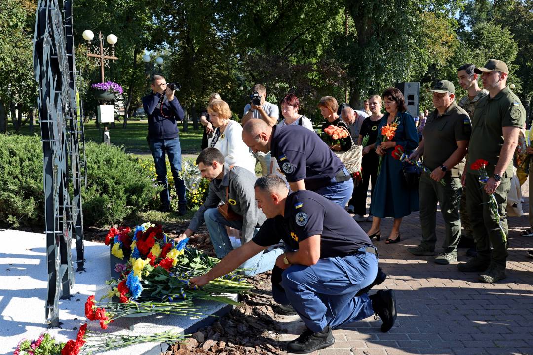 Чернігів віддав шану полеглим воїнам у День пам’яті захисників України