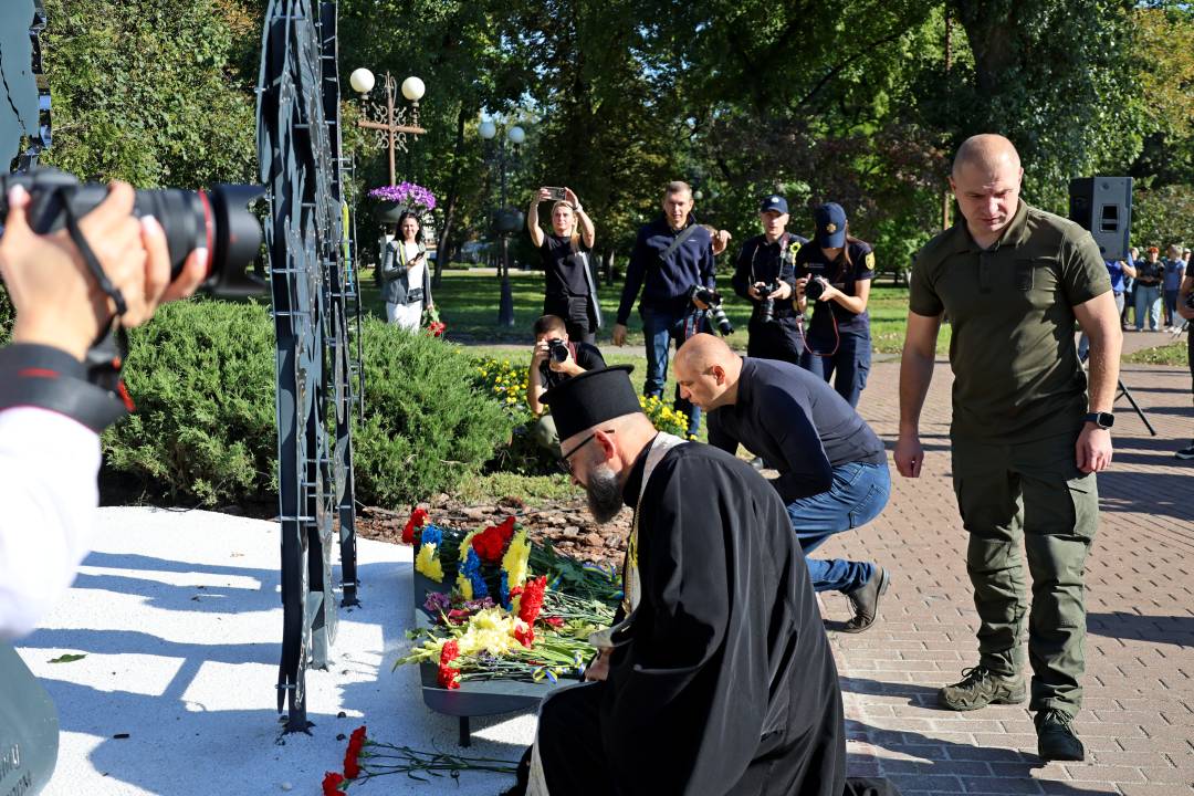 Чернігів віддав шану полеглим воїнам у День пам’яті захисників України