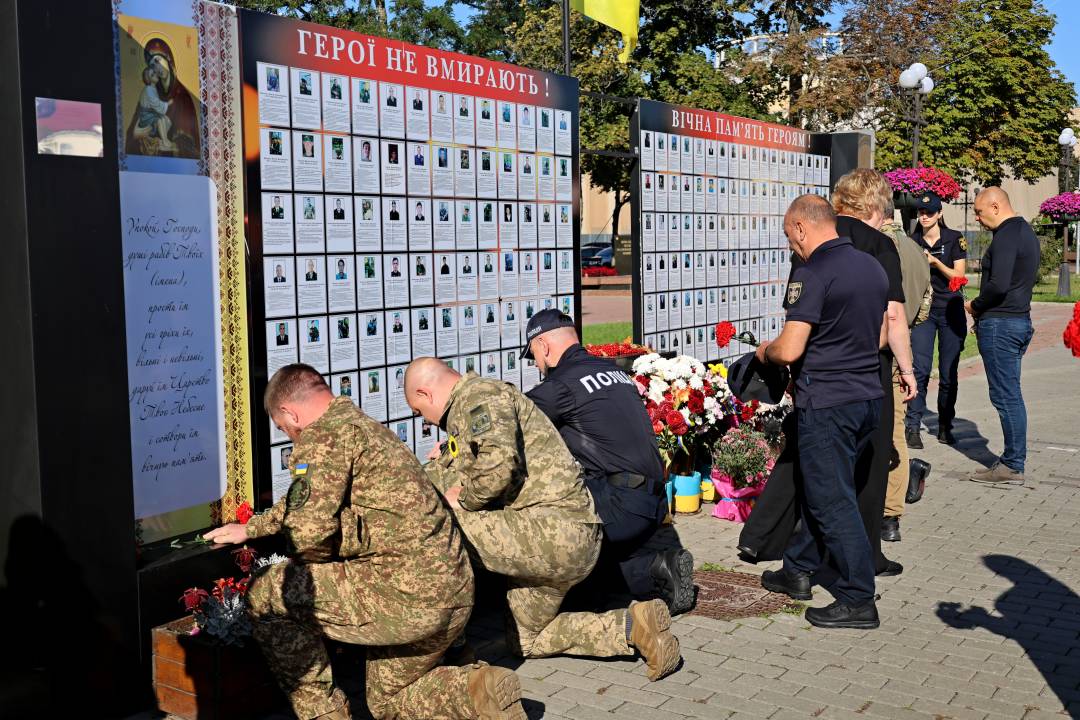 Чернігів віддав шану полеглим воїнам у День пам’яті захисників України