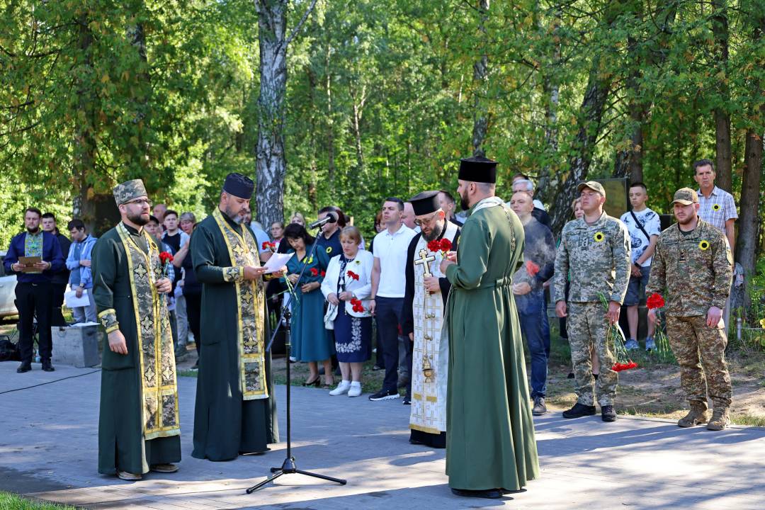 Чернігів віддав шану полеглим воїнам у День пам’яті захисників України