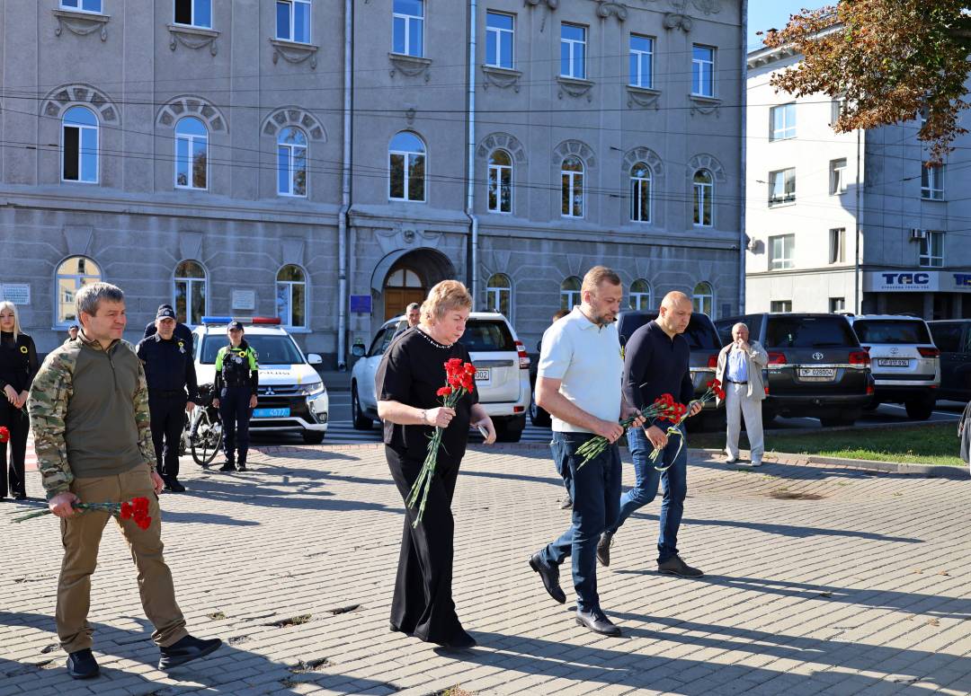 Чернігів віддав шану полеглим воїнам у День пам’яті захисників України