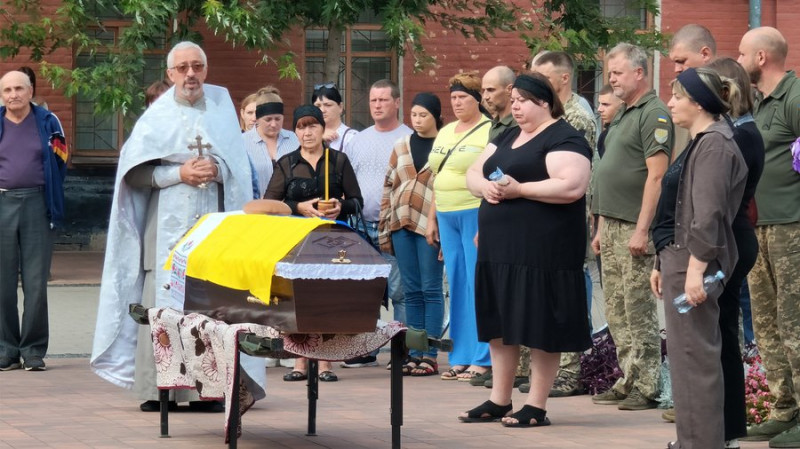 На Чернігівщині поховали військових Андрія Шевченка, Андрія Нестеренка та Олександра Безуса