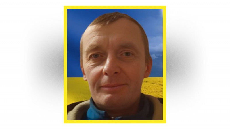 На Чернігівщині попрощалися з трьома захисниками: Олексієм Овдієнком, Михайлом Хрипком та Олександром Гомоляком