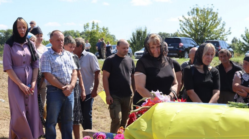 На Чернігівщині попрощалися з трьома захисниками України: Євгеном Сутулою, Ігорем Розсудовським та Миколою Примаком