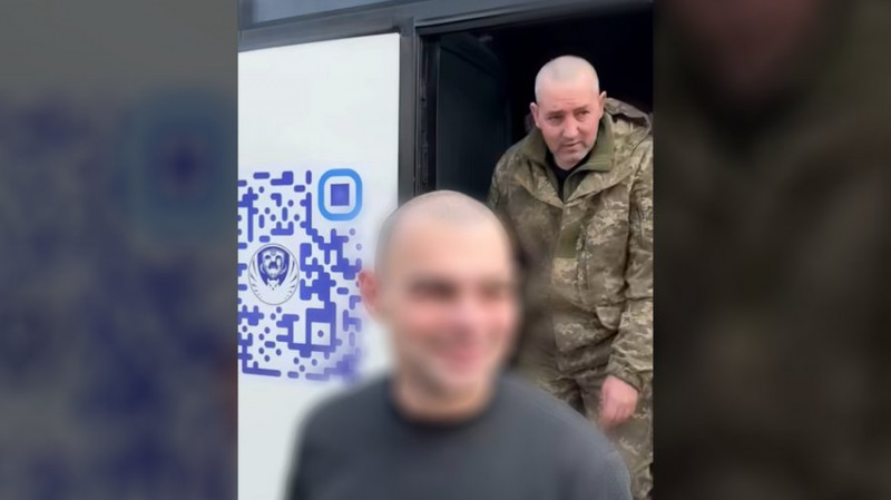 "Я його обняла, а там одні ребра, руки худі й тонкі": з полону повернувся нацгвардієць з Чернігівщини Володимир Котков