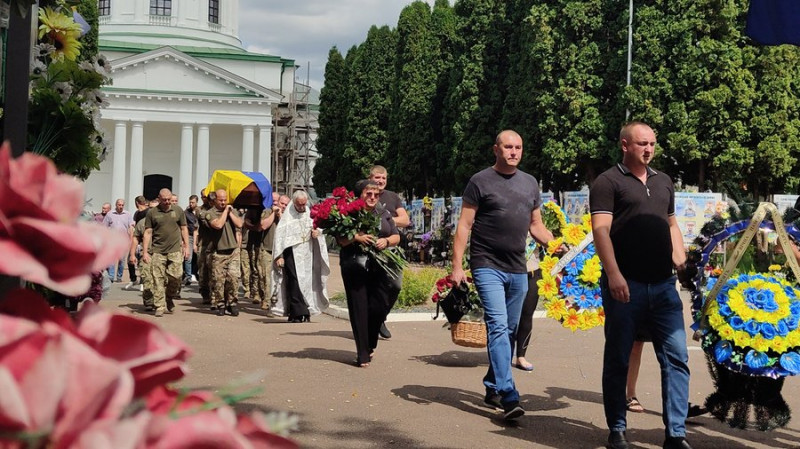 На Чернігівщині попрощалися з захисниками Олегом Гомоном, Станіславом Голубом, Ігорем Синицьким та Максимом Литвином