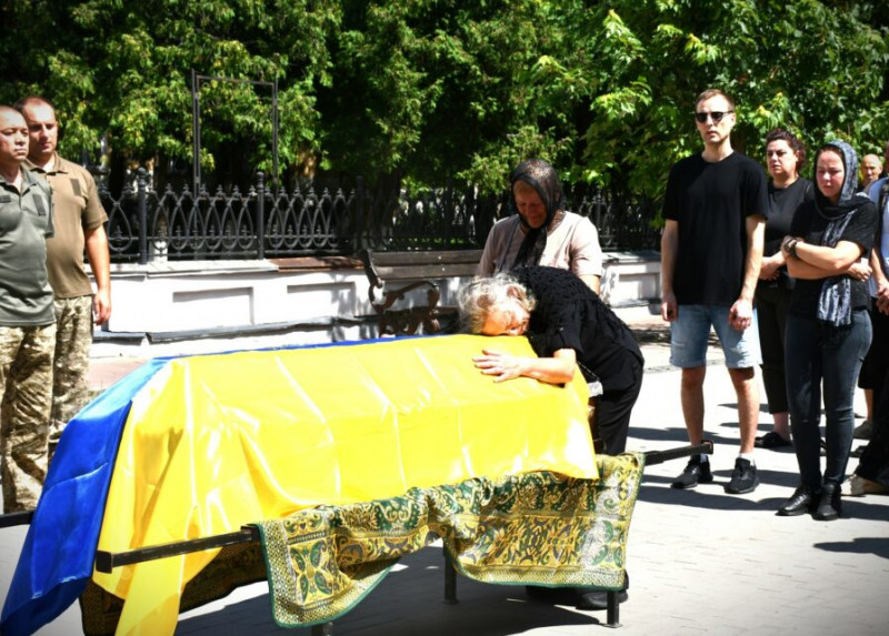 Мати втратила другого сина: на Чернігівщині попрощалися із полеглим захисником