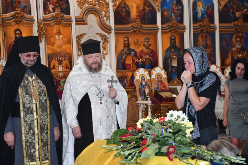 Мати втратила другого сина: на Чернігівщині попрощалися із полеглим захисником