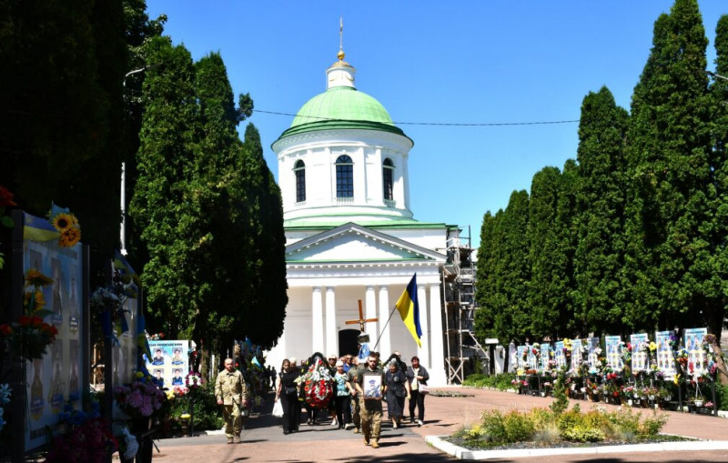 На Чернігівщині попрощалися з воїном