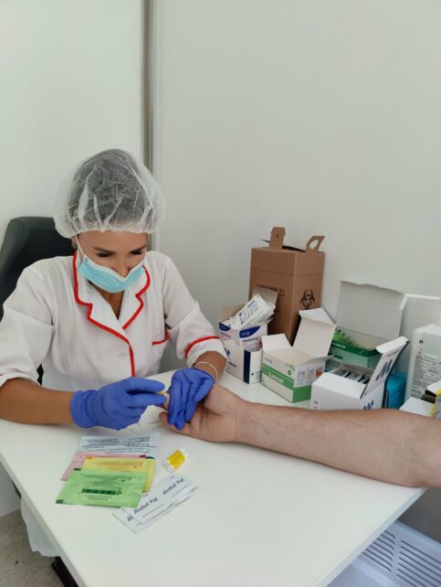 На Чернігівщині працює мобільна лабораторія, де можна перевіритися на небезпечні недуги