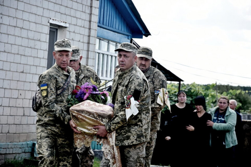 На Чернігівщині провели в останню путь захисника