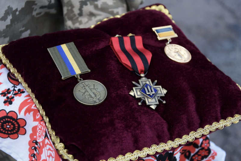 На Чернігівщині провели в останню путь захисника