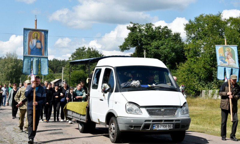 На Чернігівщині провели в останню путь захисника
