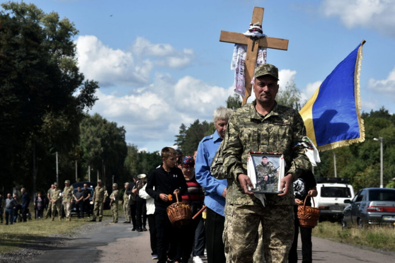 На Чернігівщині провели в останню путь захисника