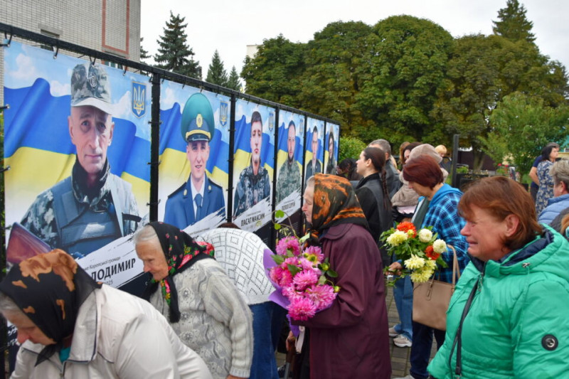 На Чернігівщині увічнили пам’ять восьми полеглих воїнів на Алеї Пам’яті (Фото)