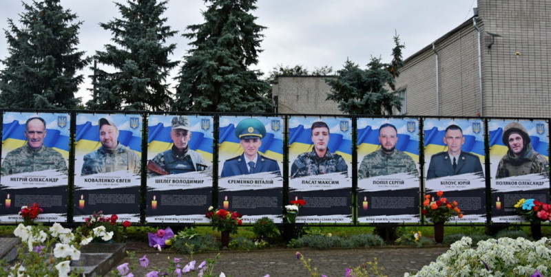 На Чернігівщині увічнили пам’ять восьми полеглих воїнів на Алеї Пам’яті (Фото)