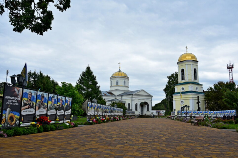 На Чернігівщині увічнили пам’ять восьми полеглих воїнів на Алеї Пам’яті (Фото)