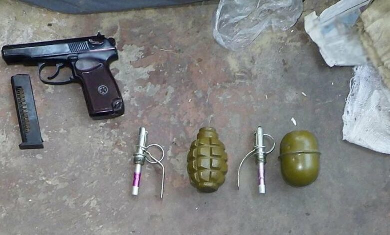 На Чернігівщині затримали чоловіка за незаконне зберігання гранат та пістолета (Фото)
