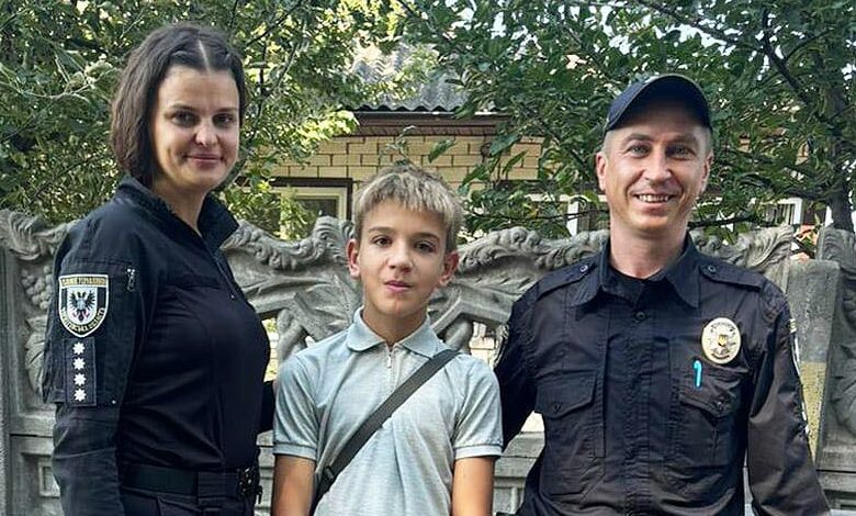 На Ніжинщині поліцейські привітали сина загиблого бійця «Люті» з Днем народження