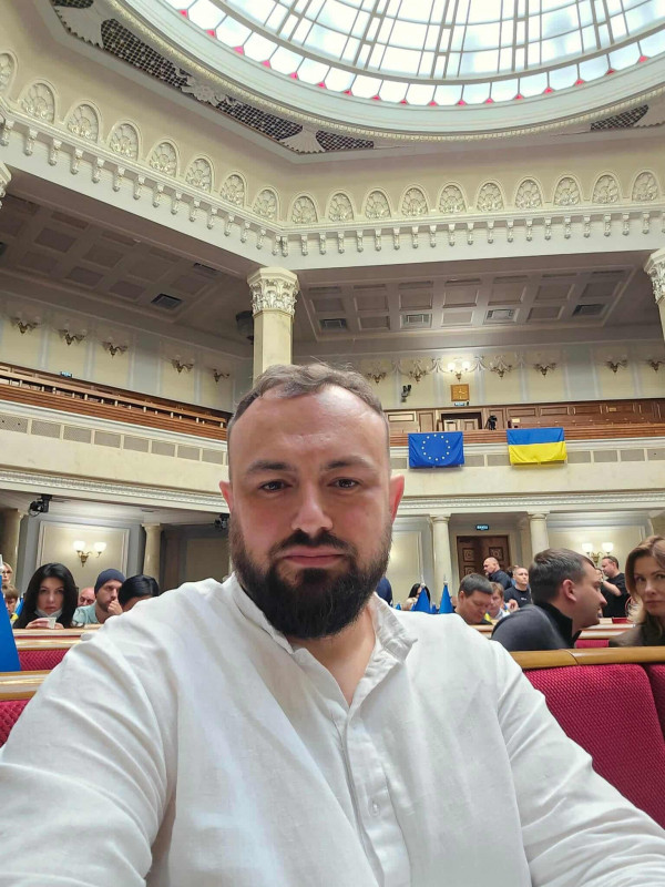 Що читають відомі люди Чернігівщини: книжковий ТОП керівників і успішних людей