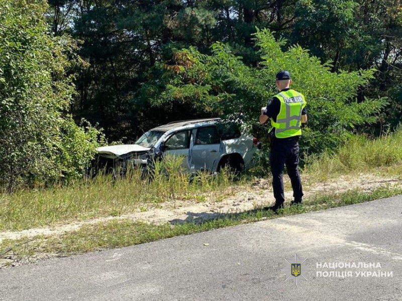 Троє дітей травмувалися унаслідок зіткнення двох автівок на Чернігівщині (Фото)