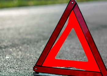 У Чернігові не розминулися дві автівки (Відеофакт) У Чернігові не розминулися дві автівки (Відеофакт)