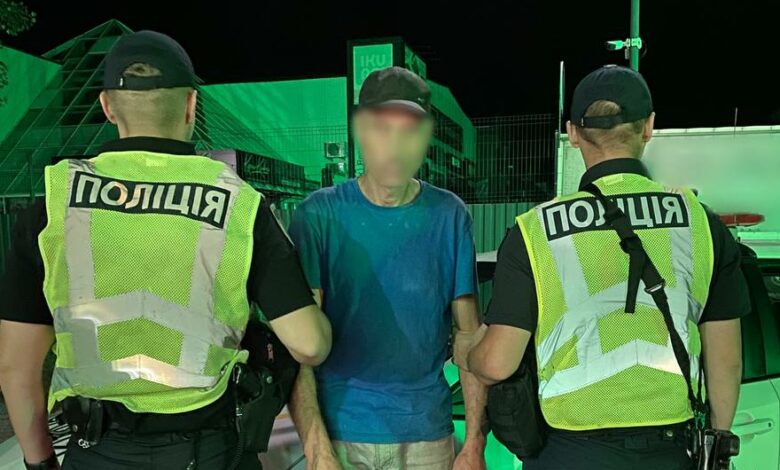 У Чернігові затримали чоловіка, який пограбував жінку