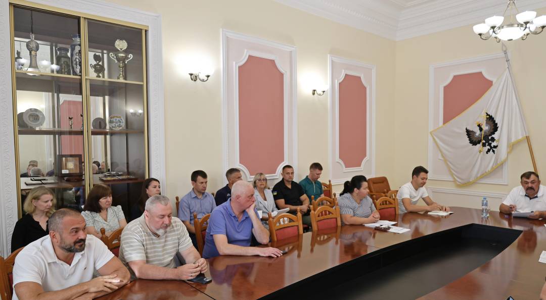 Віктор Геращенко закликав активніше реагувати на звернення чернігівців