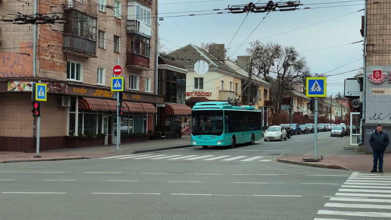 У Чернігові з 1 вересня вносяться зміни в рух трьох тролейбусних маршрутів, ще два — призупинять роботу