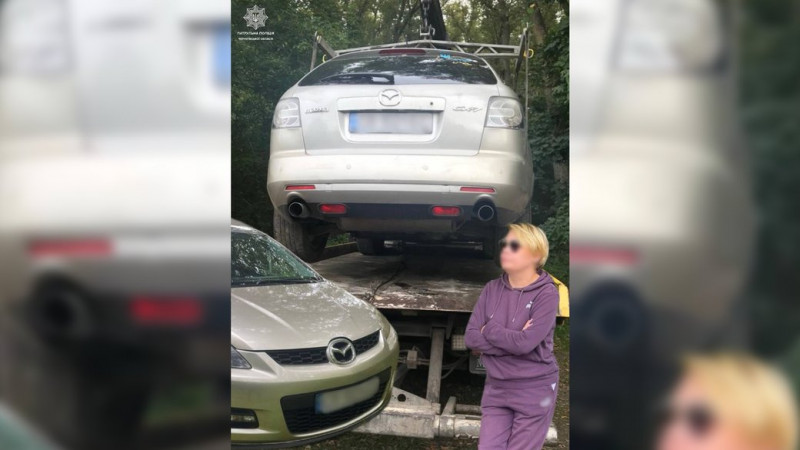 Мала ознаки сп'яніння та була позбавлена права керування: у Чернігові розшукали водійку, яка скоїла ДТП та втекла