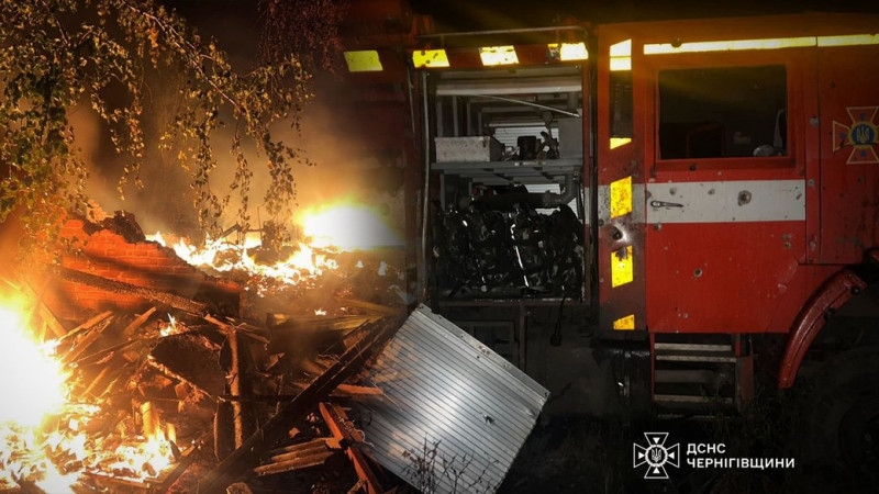 Один пожежник загинув, двоє — поранені: росіяни атакували БпЛА фахівців ДСНС, коли ті гасили займання після влучання