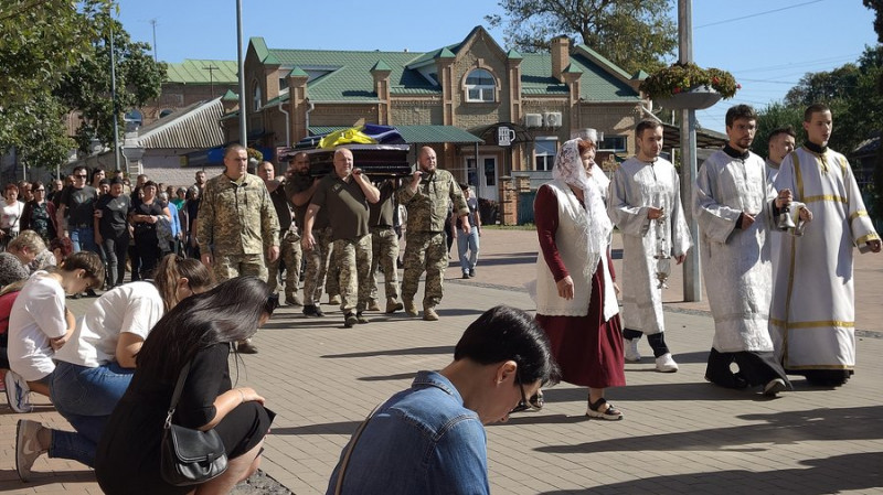 Захисників Андрія Чауса, Василя Медовника та Василя Дьолога поховали 21 вересня на Чернігівщині