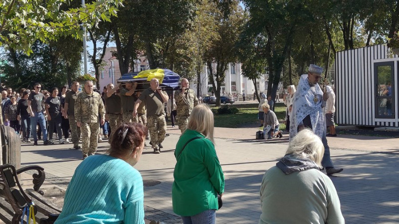 Захисників Андрія Чауса, Василя Медовника та Василя Дьолога поховали 21 вересня на Чернігівщині