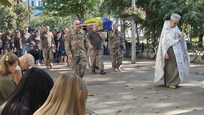 Захисників Андрія Чауса, Василя Медовника та Василя Дьолога поховали 21 вересня на Чернігівщині