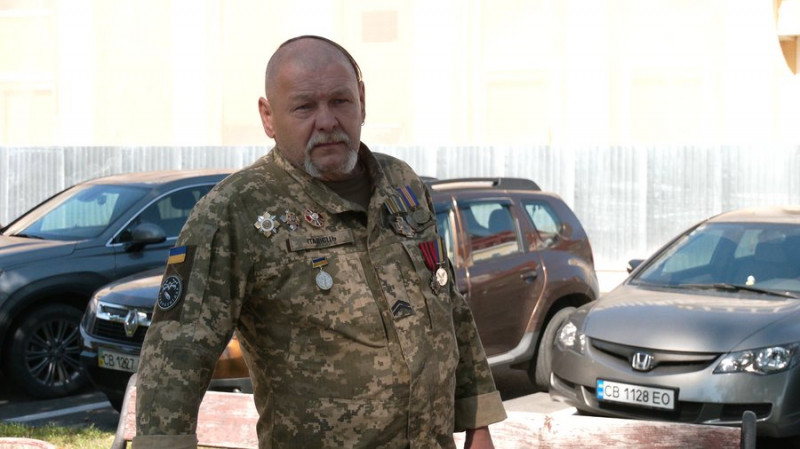 "Це єдине місто, де діє така програма": у Чернігові 14 ветеранів з інвалідністю отримали сертифікати на житло