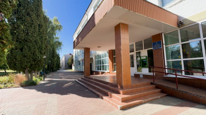 У Прилуцькому гуманітарно-педагогічному фаховому коледжі нова очільниця: чому частина колективу та студенти проти