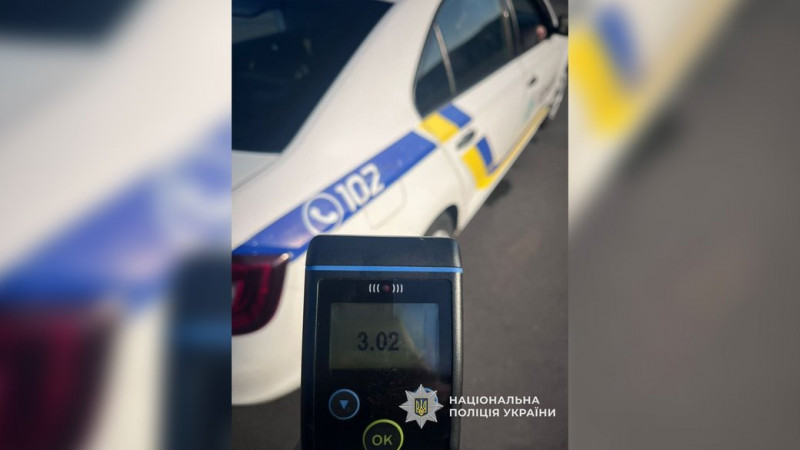 На Чернігівщині відсторонили від керування водія мопеда, алкоголь у крові якого перевищив норму в понад 16 разів