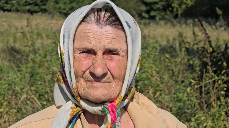 "Якби мене забрали від землі – я б померла": як живуть 9 останніх людей у селі Киселівка на прикордонні Чернігівщини