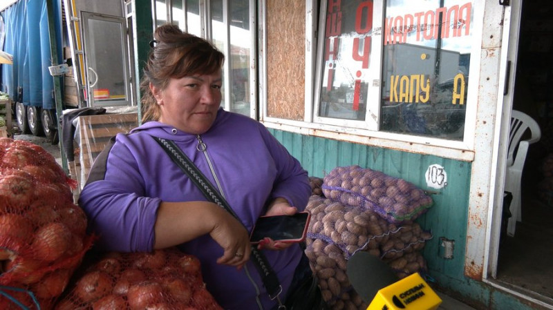 Вдвічі дешевше, ніж торік: за якою ціною приймають та продають картоплю на ринках у Чернігові